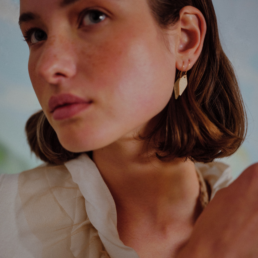 CAMELIA EARRING
